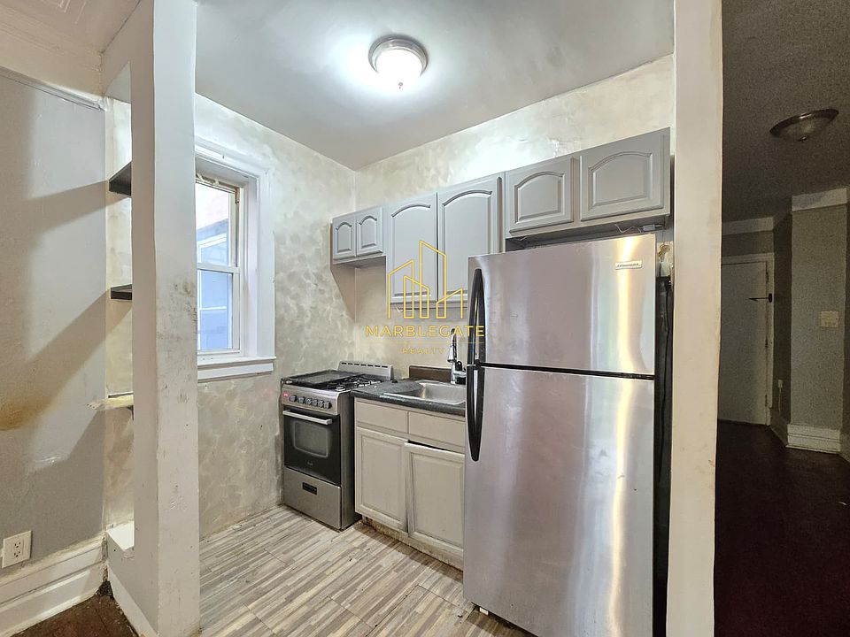 1st image of 110-112 Lincoln St #108