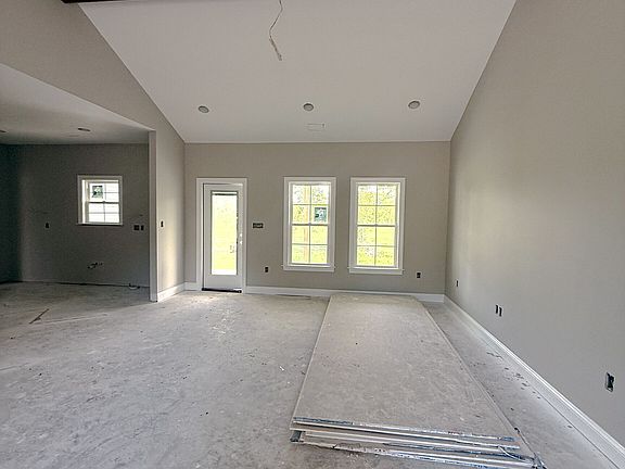 4th image of 140 Ganas Rd