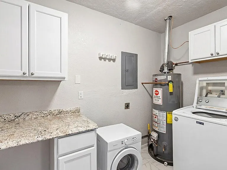 4712 Delamar Ave NE — Photo 25