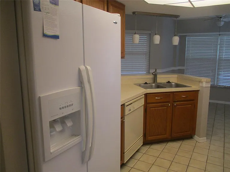 209 N Brockfield Dr — Photo 5