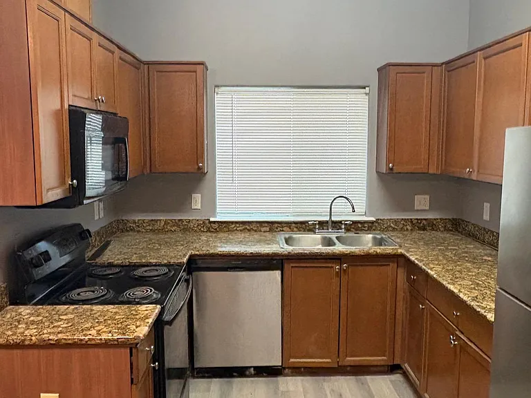 1520 C St #101 — Photo 16