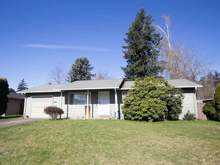 375 Sycamore Ave — Photo 1