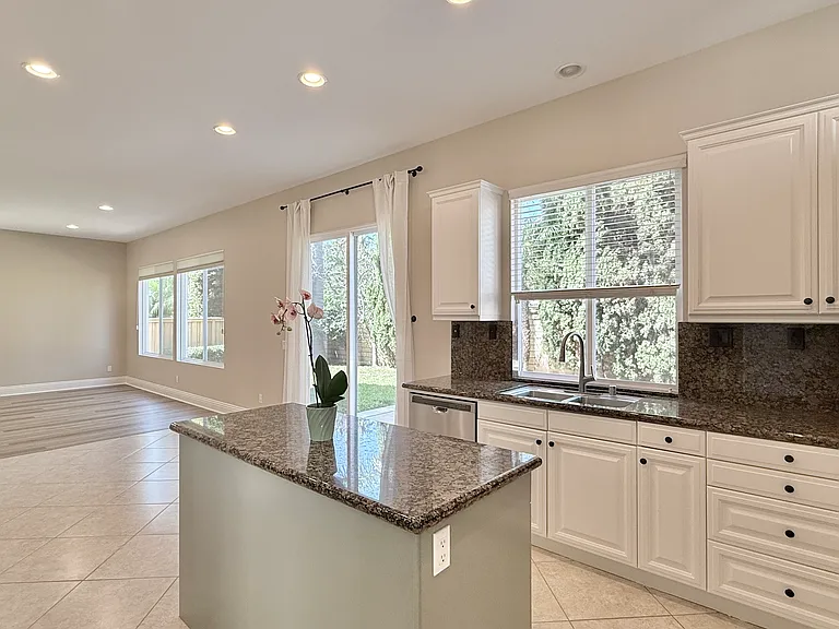 10570 Gaylemont Ln — Photo 16