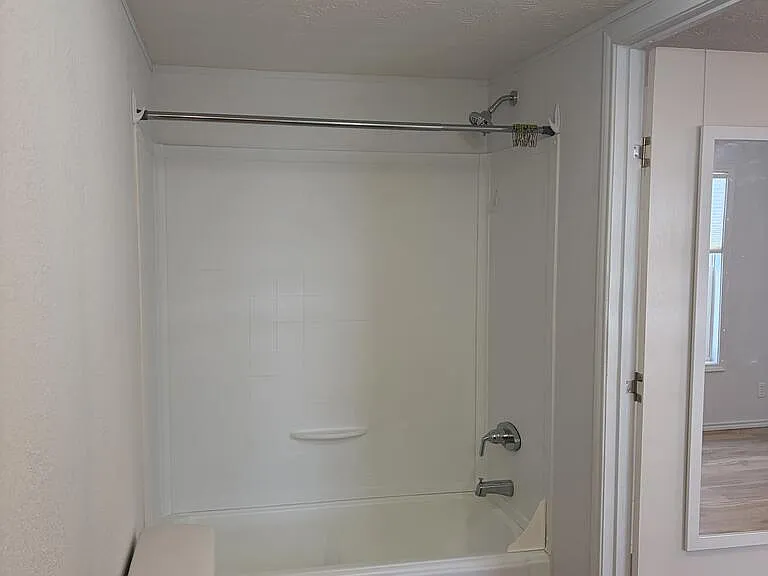1302 Mobile St — Photo 11