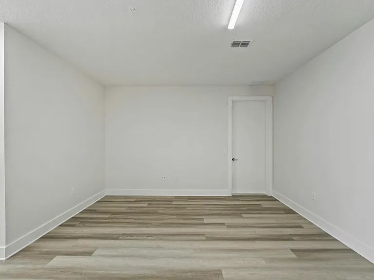 334 Center Lake Ln #334 — Photo 11