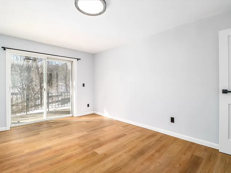 615 Fox Run Ln — Photo 15