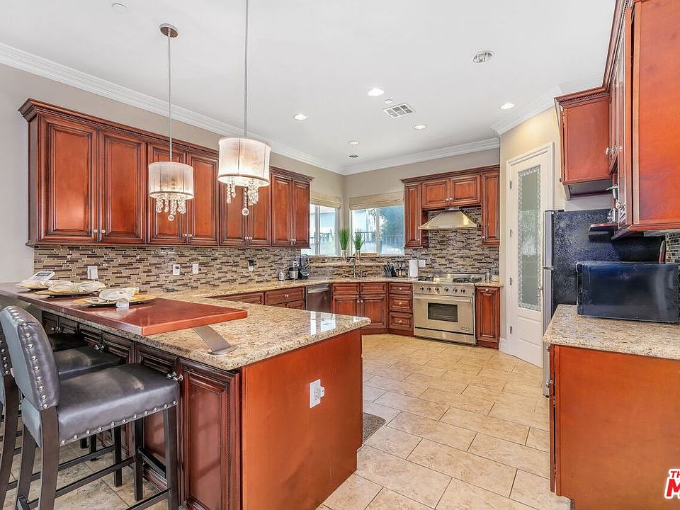 1st image of 1832 Stratford Pl