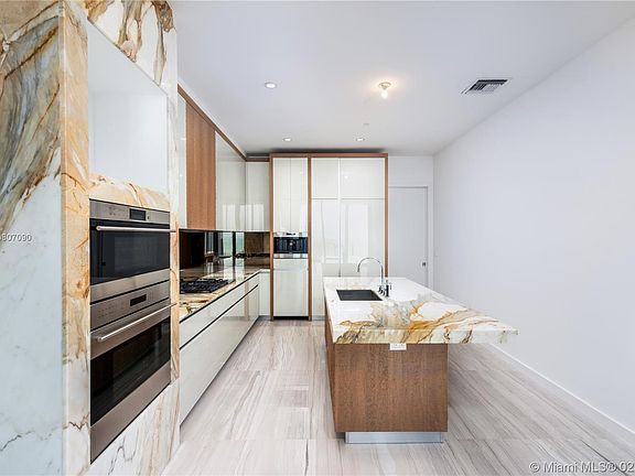 2nd image of 2821 Bayshore #4C