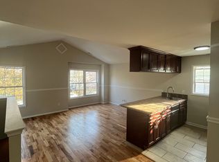 679 S 14th St #2, Newark, NJ 07103