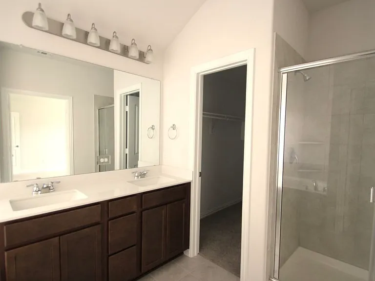 1808 Briar Hill Dr — Photo 6