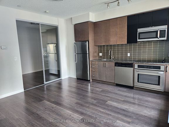 4th image of 98 Lillian St #611