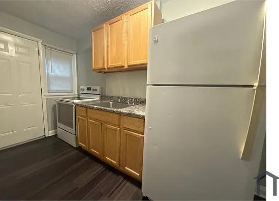 1628 Plum St #B — Photo 4