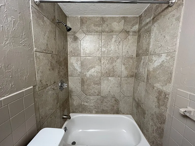620 Summerlea St — Photo 27