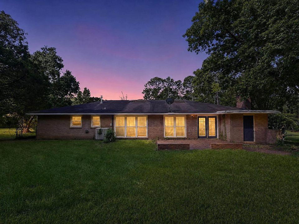 1st image of 2733 Hermitage Dr