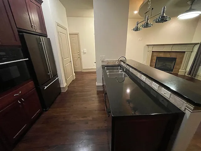 102 N Locust St — Photo 19