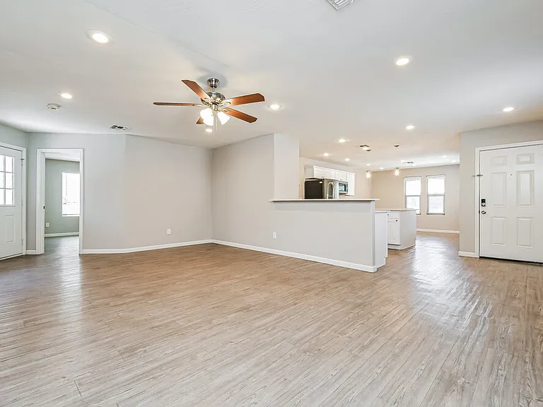 3825 E Frances Ln — Photo 5