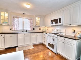 5 Oak St, Stoneham, MA 02180