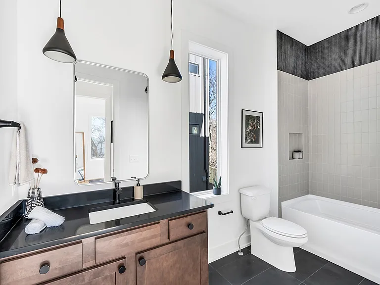 16B Willis St — Photo 40