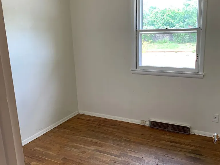 2303 Walnut Dr — Photo 7