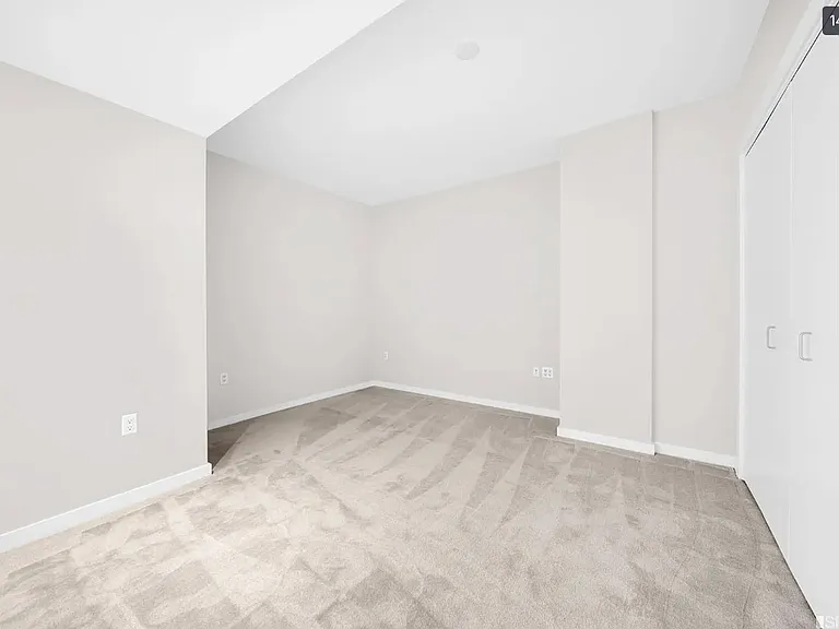1 Hawthorne St #2J — Photo 11