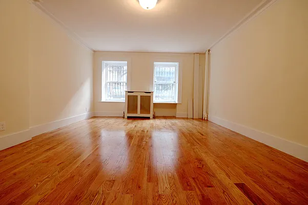 Rented by Street Realty Brokerage LLC | media 5