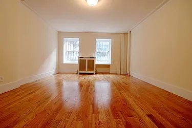 Rented by Street Realty Brokerage LLC