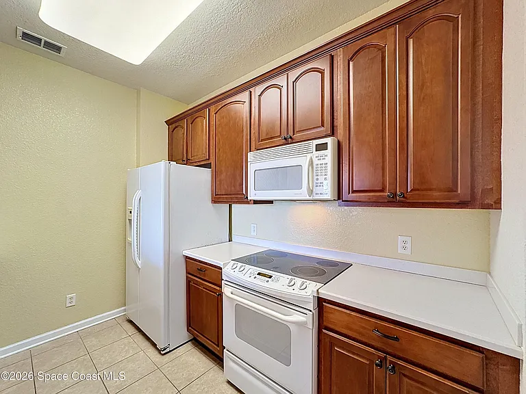 1626 Peregrine Cir #408 — Photo 9