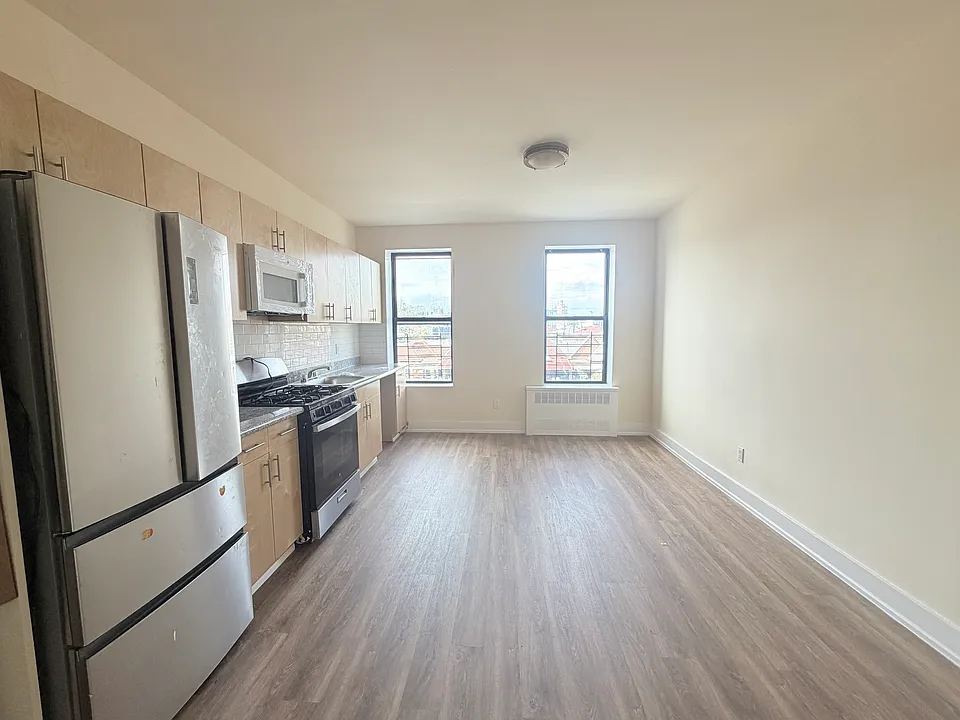 125 Brighton 11th St #3L