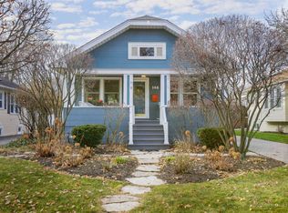 146 N Geneva Ave, Elmhurst, IL 60126