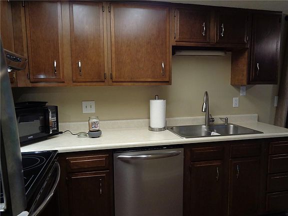 5th image of 1306 Jackson Park Pl