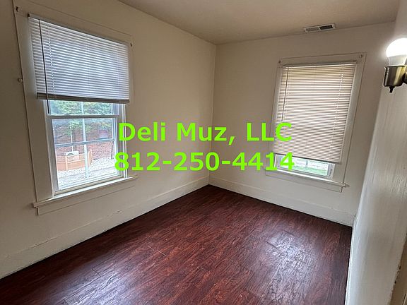 4th image of 921 N Main St #B