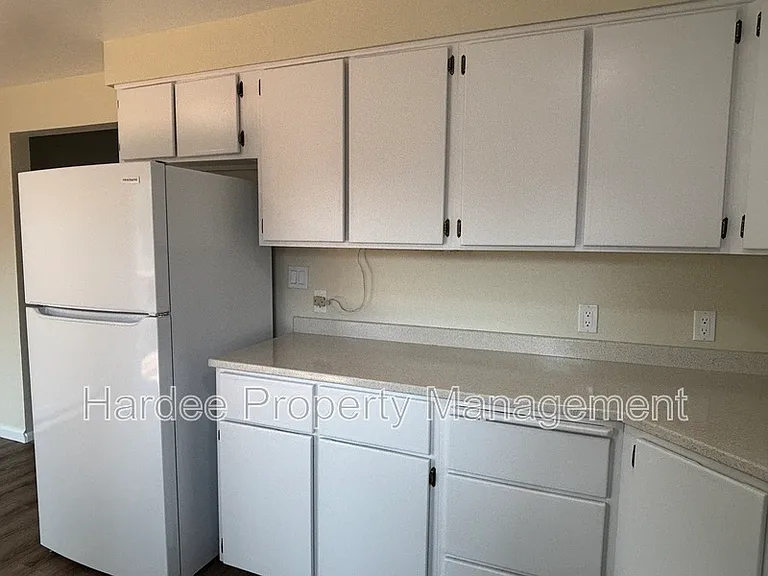 2106 N 33rd St — Photo 5