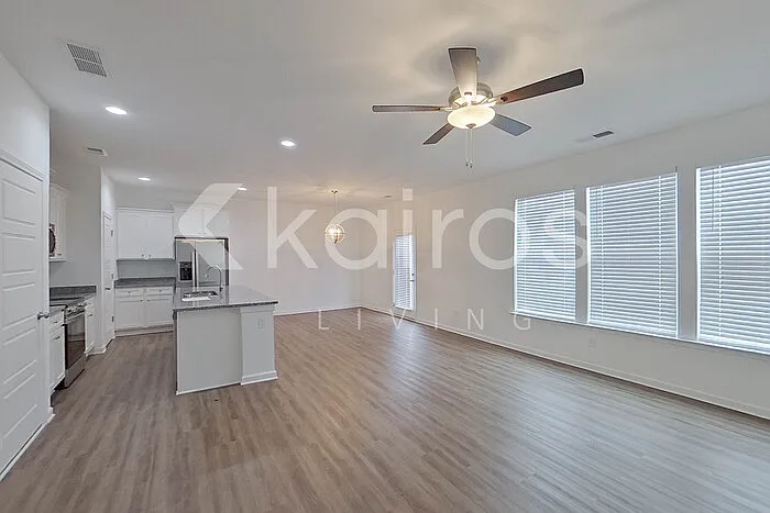 103 English Oak Ln — Photo 3