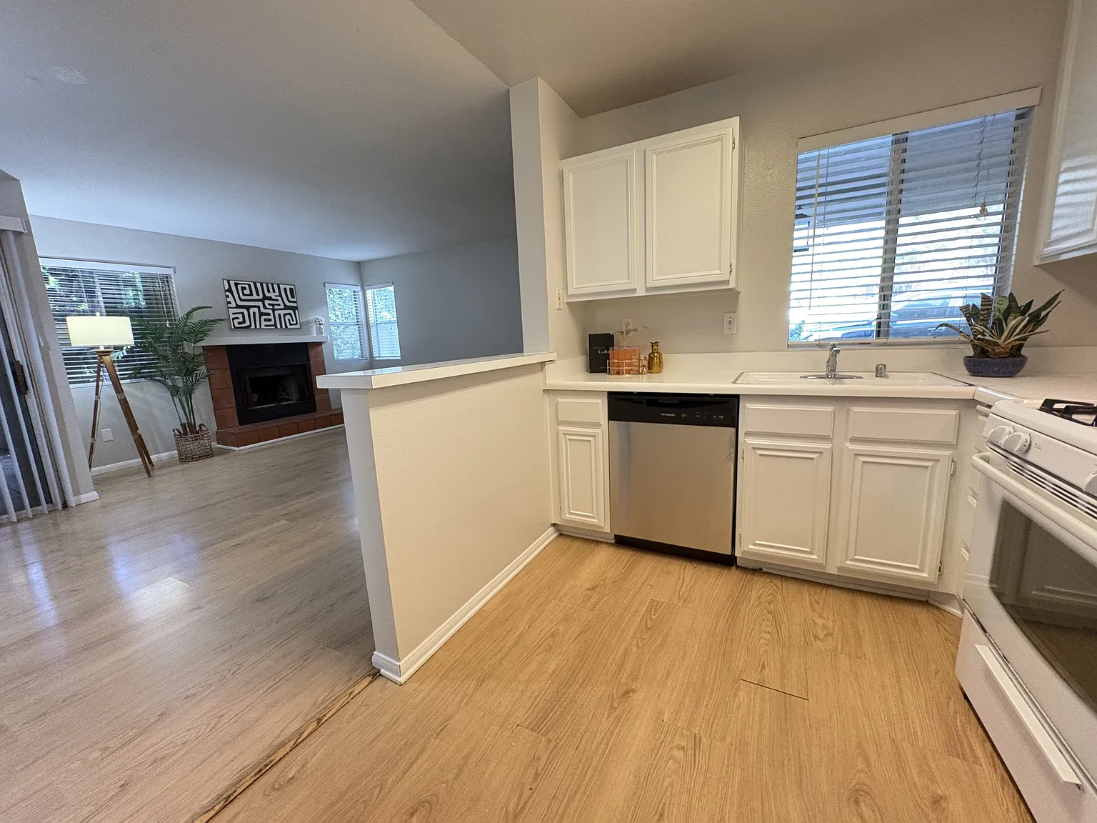 La Costa Meadows - 2920-... — Photo 2