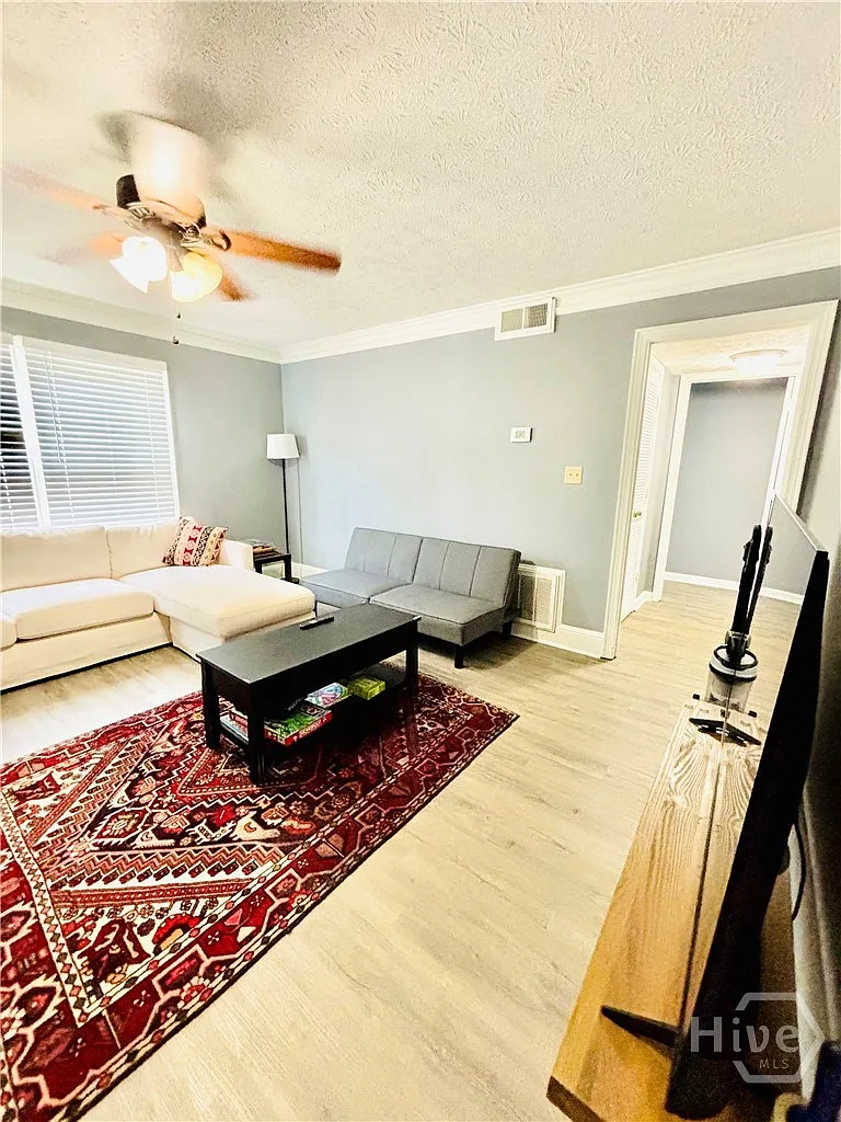 2 bed, 2.0 bath, 1092 sqft, $1,300 — Photo 2