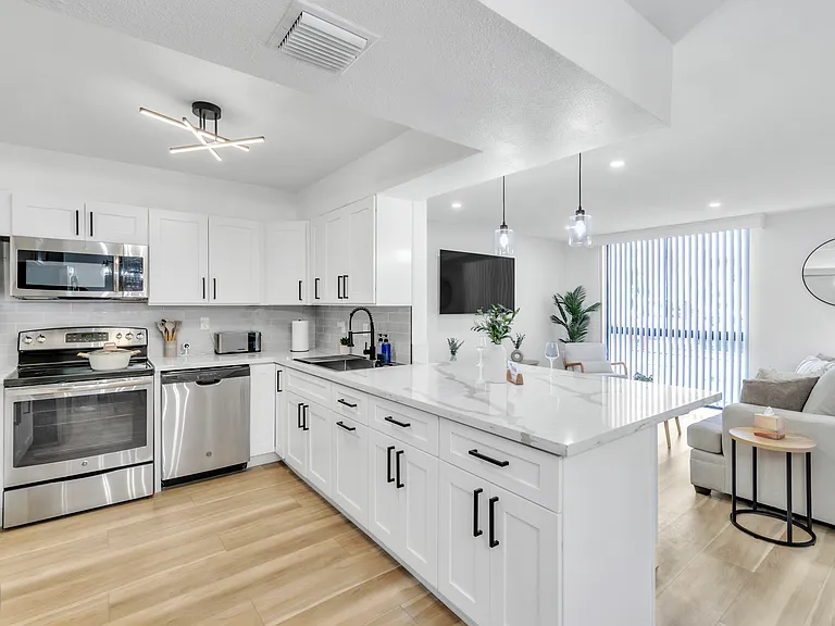 3930 University Center Dr — Photo 9