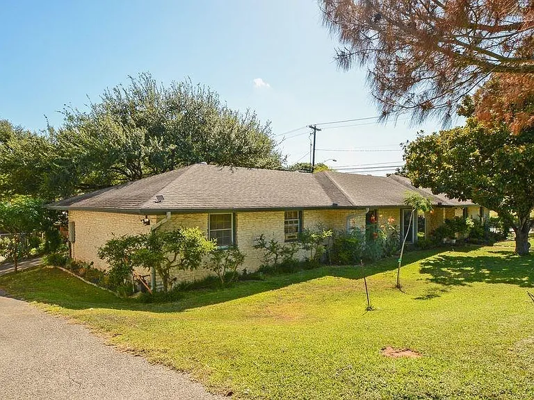 1708 Windoak Dr — Photo 3