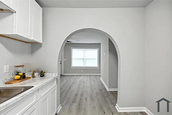 594 Robert Henry St — Photo 14