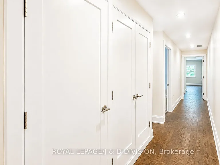 2579 Yonge St #202 — Photo 12