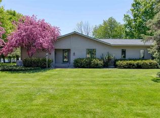 8882 Horizon Dr, Traverse City, MI 49686