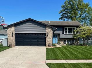 401 N Lillian St, Griffith, IN 46319