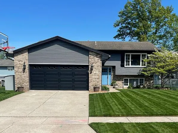 401 N Lillian St, Griffith, IN 46319