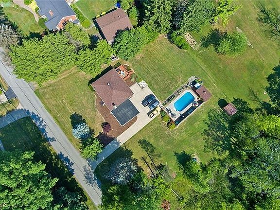3rd image of 602 Shady Dr