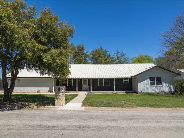 2000 7th St, Brownwood, TX 76801