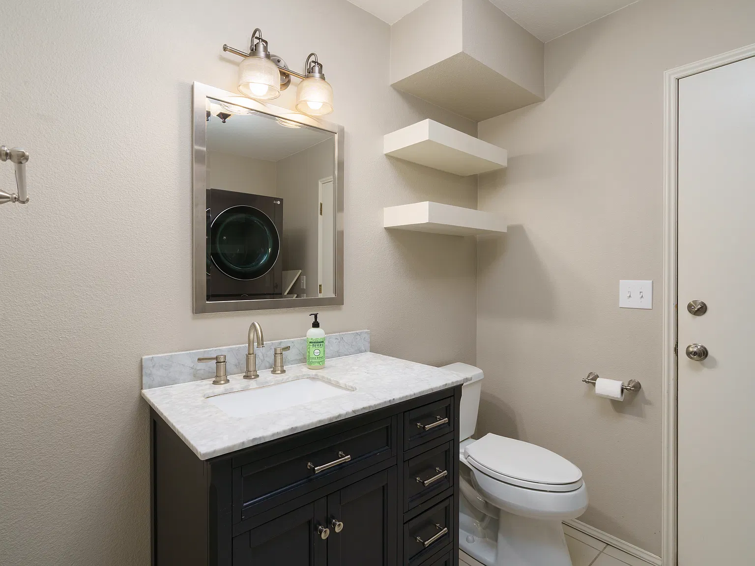3 bed, 1684 sqft, $2,995 — Photo 2