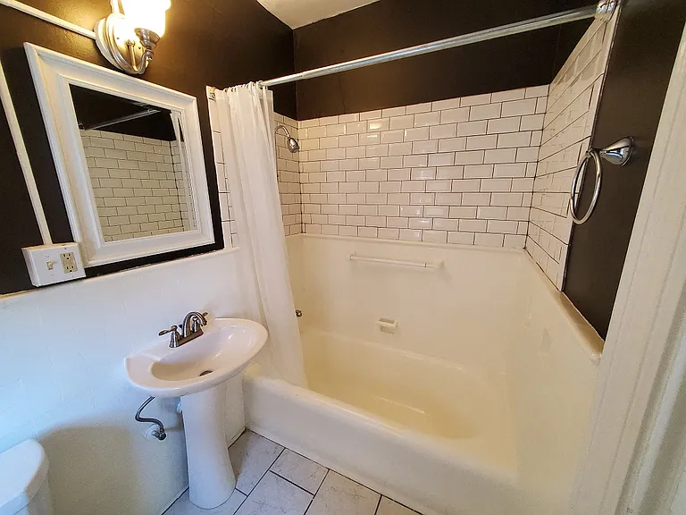 439 Congress Street — Photo 34