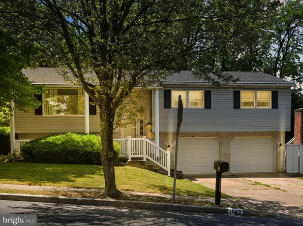 1043 Dogwood Ln, Enola, PA 17025