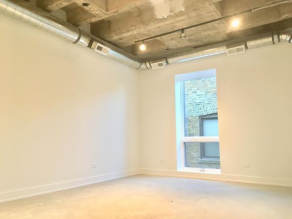 3rd image of 4601 N Paulina St #307