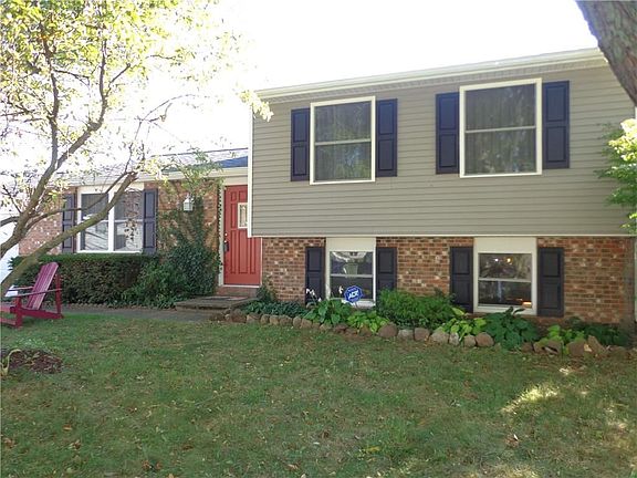 2nd image of 15 Ridge Meadows Dr