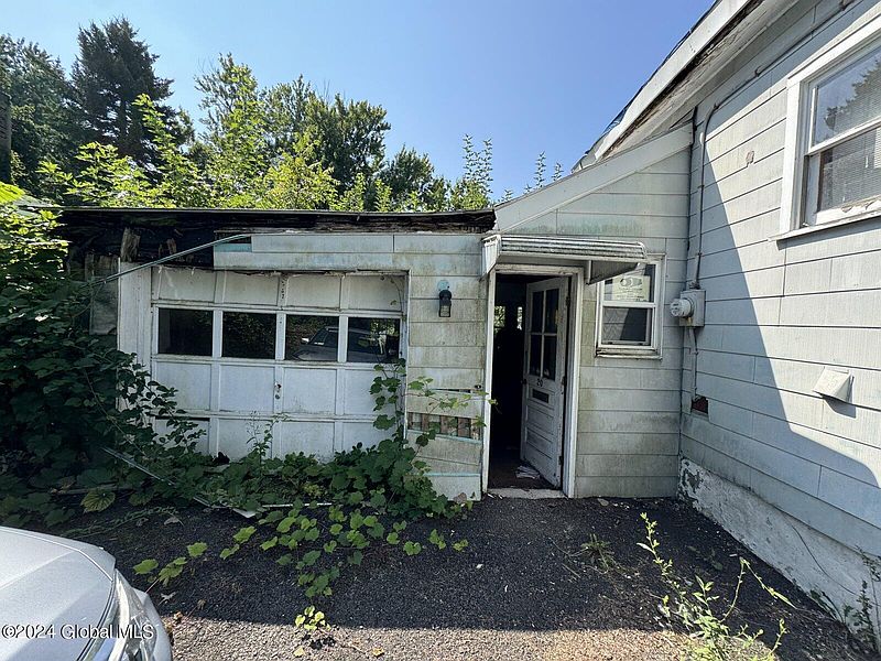 3rd image of 20 Hopkins Street
